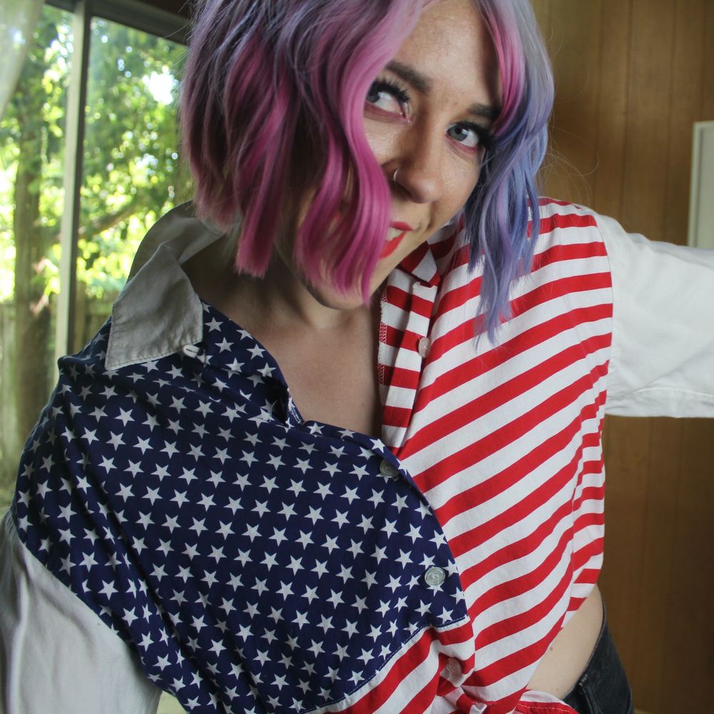 VOTE! AMERICAN FLAG BUTTON UP